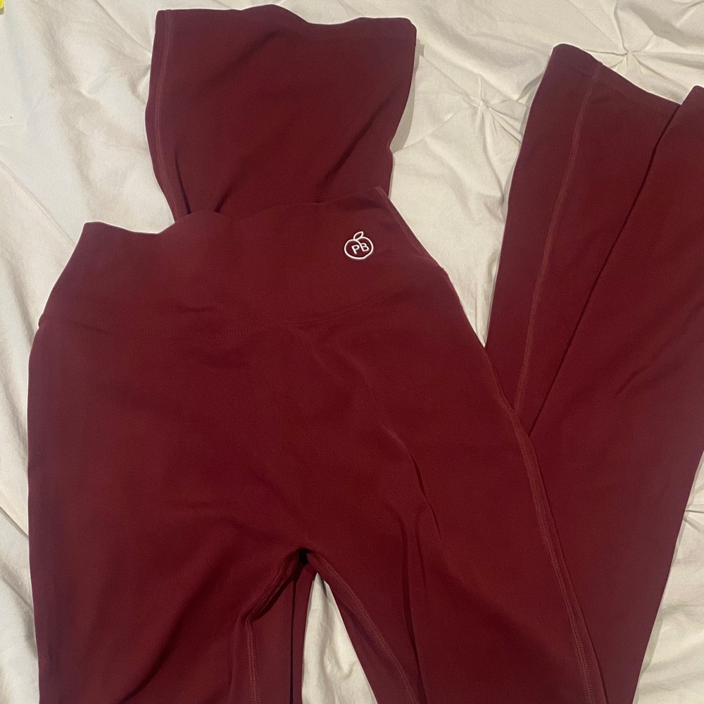 Elegant Maroon Leggings for Women